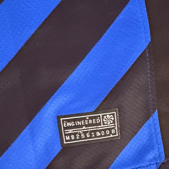 Nike Inter Milan Blue and Black Striped Men's Jersey Lautaro 10 - Picture 7 of 11